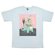Load image into Gallery viewer, "The Black Water" Taper-Fit Heavy Cotton Tee Mint