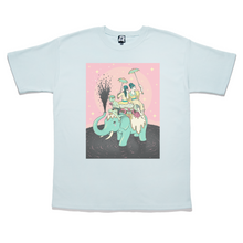 Load image into Gallery viewer, &quot;The Black Water&quot; Taper-Fit Heavy Cotton Tee Mint